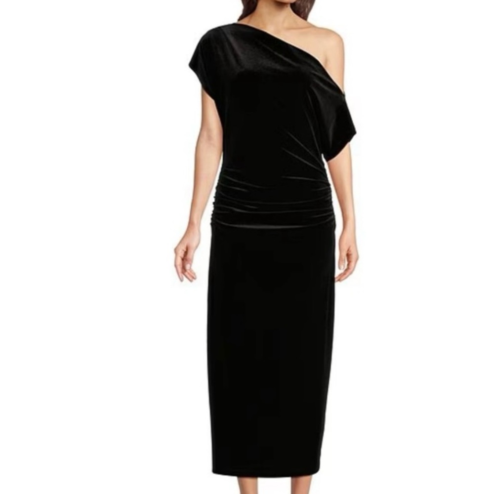 Elegant Velvet Green One-Shoulder Dress